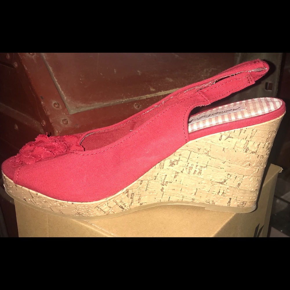 Red Summer American Eagle Wedges
